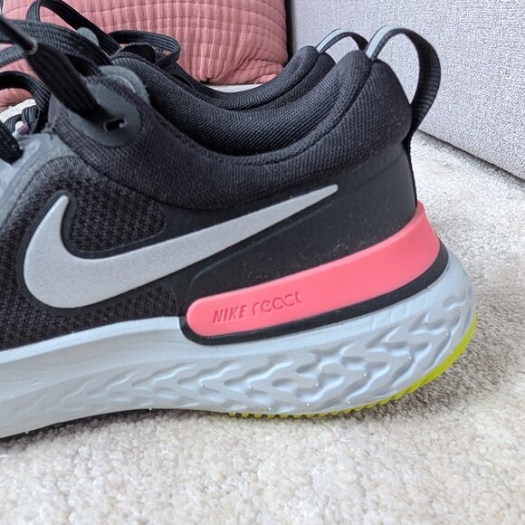 Nike Women's React Miler running shoes, Black Sunset Pulse, size 8.5 - Picture 2 of 9